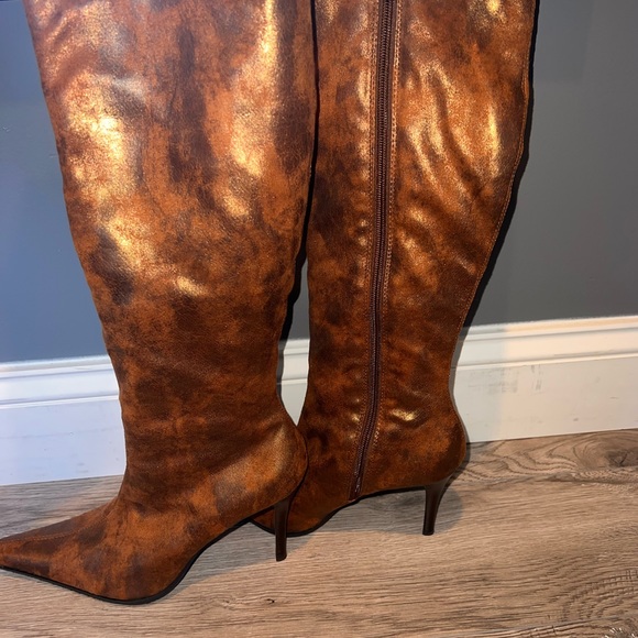 Heeled boots - Picture 3 of 5